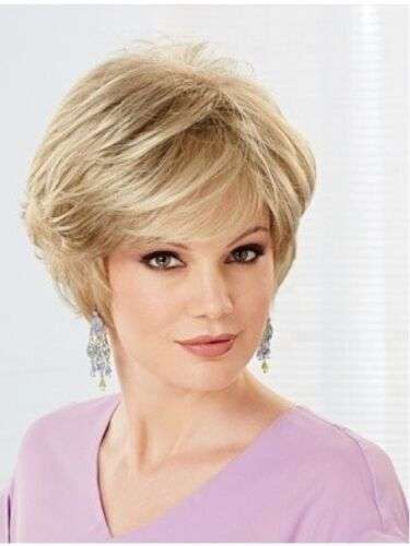 Chic Layered Blonde Synthetic Wig for Women: Natural & Fashionable Daily Style